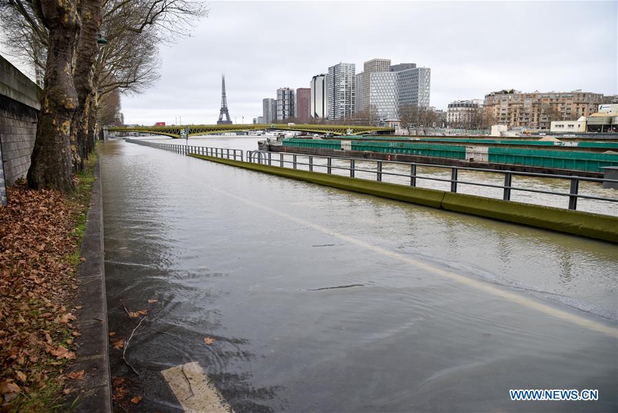 FRANCE-PARIS-FLOODS RISK-ORANGE ALERT