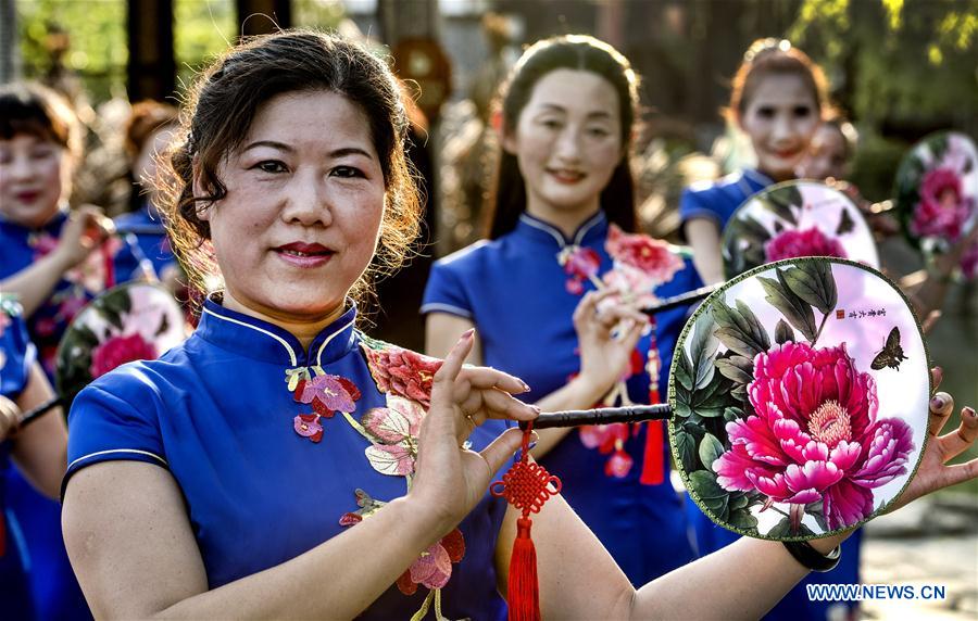 CHINA-SHAANXI-CHEONGSAM SHOW (CN)