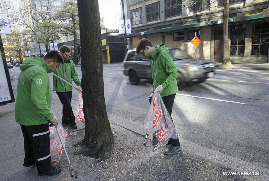 CANADA-VANCOUVER-NEIGHBOURHOOD CLEANUP PARTY