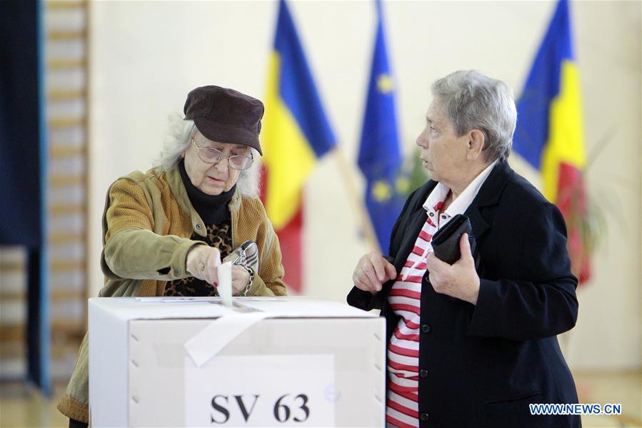 ROMANIA-BUCHAREST-REFERENDUM-FAMILY REDEFINITION-VOTE