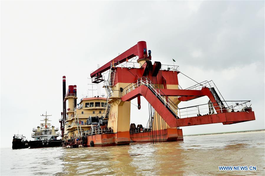 BANGLADESH-SHARIATPUR-RIVER-DREDGING