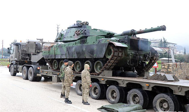 Turkey deploys more tanks to Syrian border