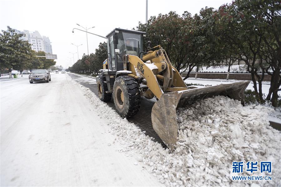 （新華全媒頭條）（9）雨雪冰凍中，他們奮力前行——基層黨員干群抗擊冰雪災害紀實