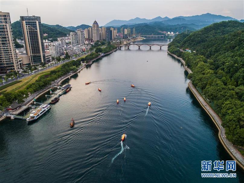 （新華全媒頭條·圖文互動）（5）創(chuàng)造新的更大奇跡——黨的十八屆三中全會召開五周年述評