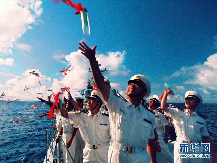 （新華全媒頭條·人民海軍70年·圖文互動）（1）向海圖強春潮涌——黨中央、中央軍委和習主席關心人民海軍建設發(fā)展紀實