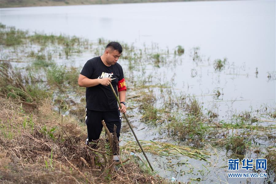 （防汛抗洪·圖文互動(dòng)）（2）在大堤上成長(zhǎng)，為人民守護(hù)——洪水中的青年“生力軍”