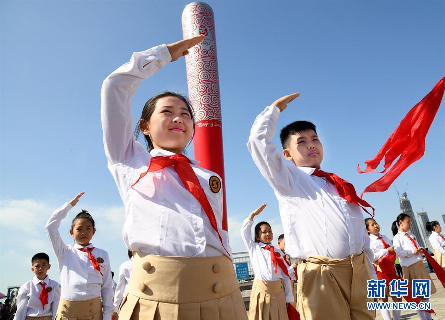 （新華全媒頭條·圖文互動）（1）“美麗的中國夢屬于你們”——以習(xí)近平同志為核心的黨中央關(guān)心少年兒童工作紀實