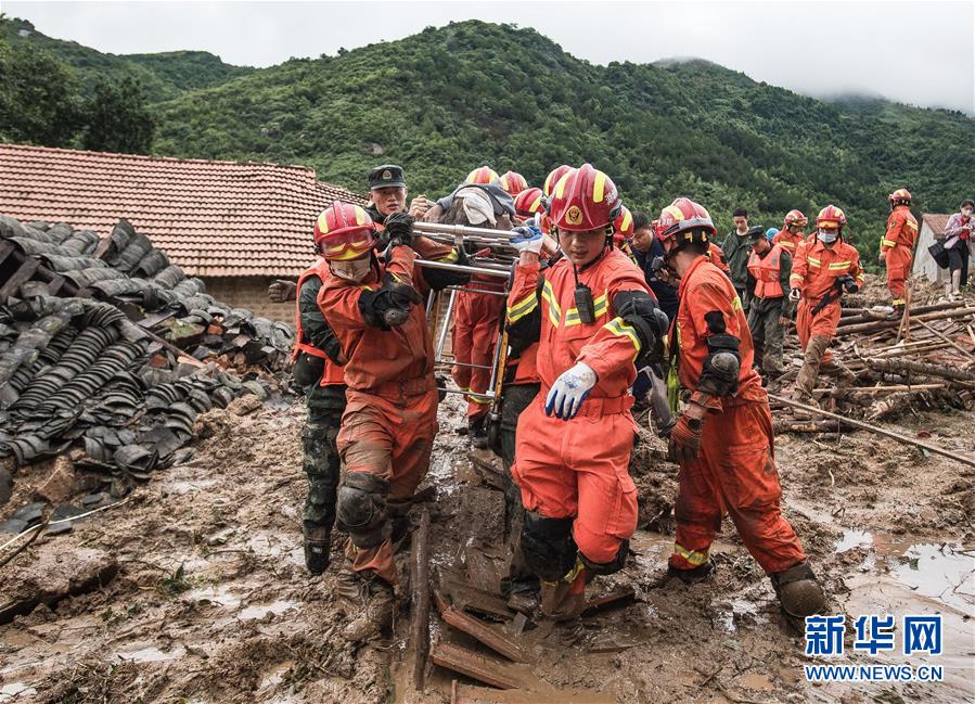 （新華全媒頭條·圖文互動）（13）筑起共御水患的鋼鐵長堤——戰(zhàn)洪一線的“干群關(guān)系新答卷”