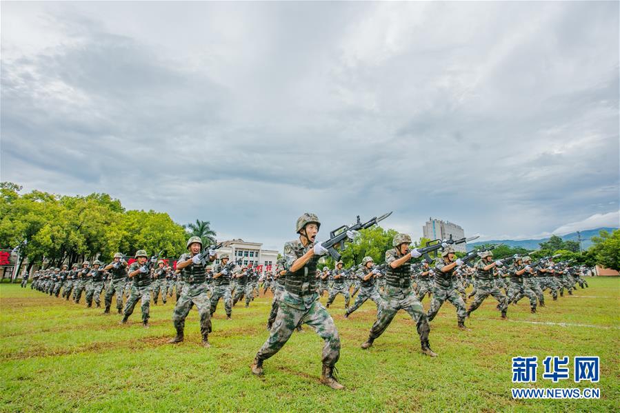 （在習(xí)近平強(qiáng)軍思想指引下·我們在戰(zhàn)位報(bào)告·圖文互動(dòng)）（2）千里移防，鐵心跟黨走——南部戰(zhàn)區(qū)陸軍第75集團(tuán)軍某紅軍旅政治建軍、練兵備戰(zhàn)記事