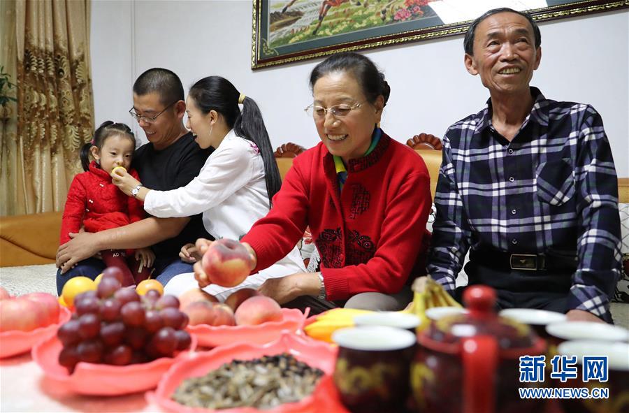 （習近平的小康故事·新華網·圖文互動）（6） “讓全體人民住有所居”——習近平和百姓安居的故事