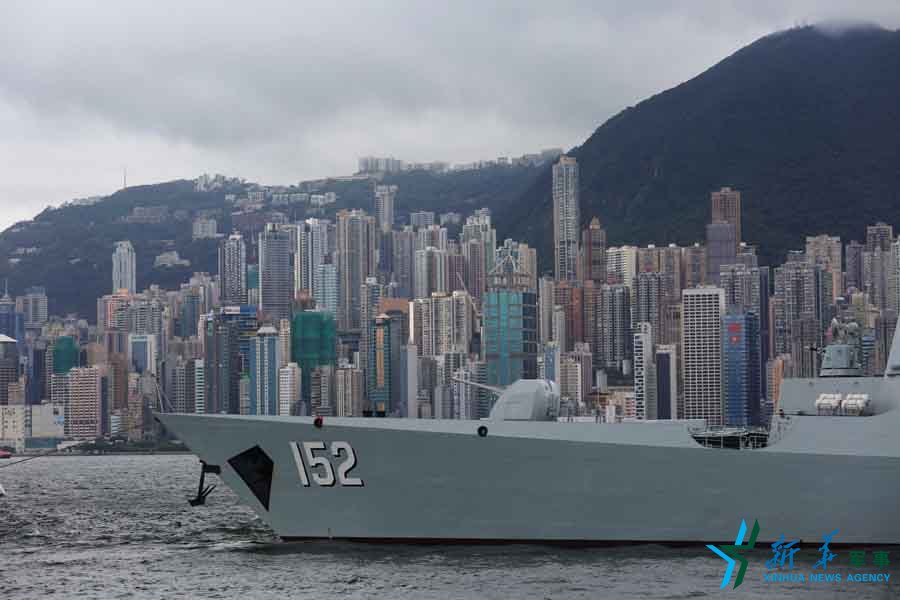 遼寧艦編隊抵達香港