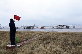 空軍轟炸機學員首次長途跨區(qū)機動轉場訓練