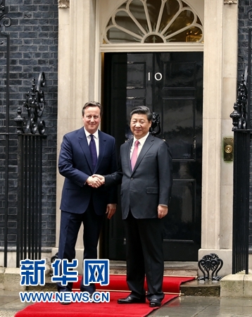 10月21日，國家主席習(xí)近平在倫敦唐寧街首相府同英國首相卡梅倫舉行會談。 新華社記者 鞠鵬 攝 