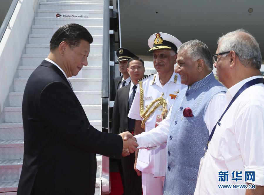 10月15日，國家主席習(xí)近平抵達(dá)印度果阿，應(yīng)印度總理莫迪邀請，出席金磚國家領(lǐng)導(dǎo)人第八次會晤。 新華社記者蘭紅光攝 