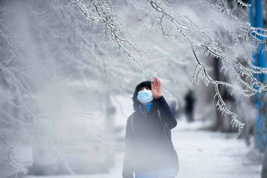 長(zhǎng)春遭遇罕見(jiàn)強(qiáng)雨雪大風(fēng)冰凍天氣